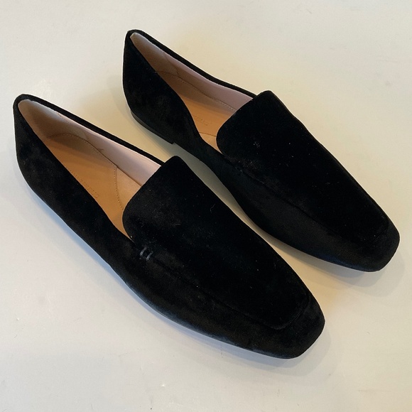 BANANA REPUBLIC Demi Black Velvet / Leather Loafers Size 10 NWOT - Picture 1 of 9